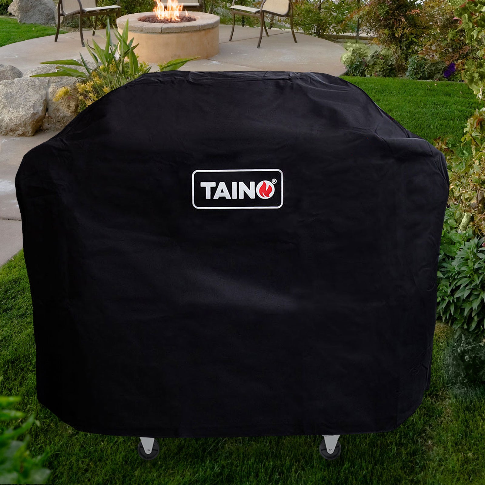 TAINO RED 4+1 Gasgrill geschützt von der Abdeckhaube im Garten